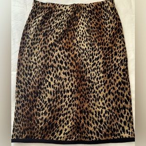 St John knit skirt. Mid length. Size XL.